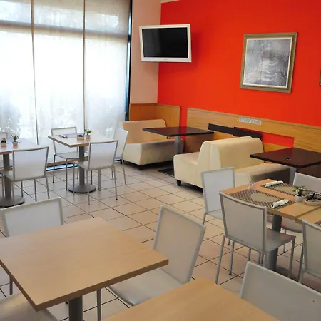 Artisti 住宿加早餐酒店 拉文纳