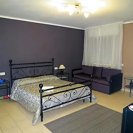 Artisti Nocleg ze śniadaniem 3*