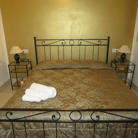 Artisti Rooms Bed & Breakfast *