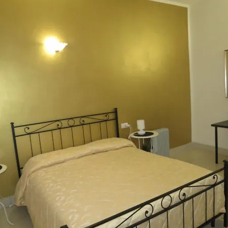 Artisti Rooms Bed & Breakfast *